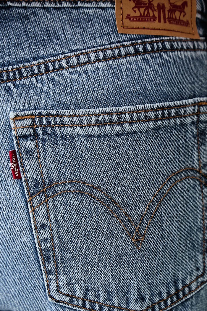 Jeansy straight damskie SUPERLOW STRAIGHT Levi's 0081X niebieski