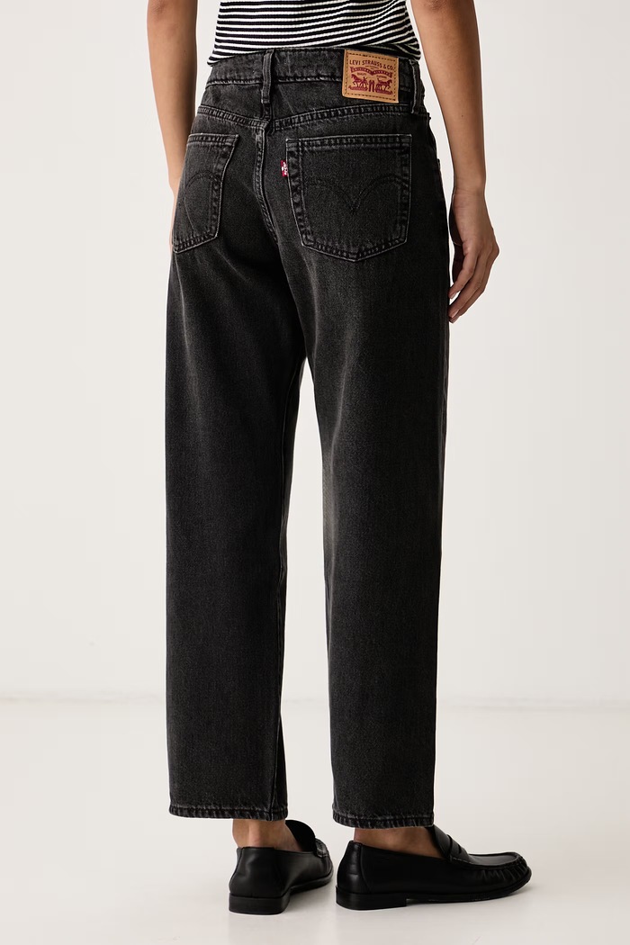 Oblačila Levi's Straight kavbojke ženske SUPERLOW STRAIGHT 0081X črna