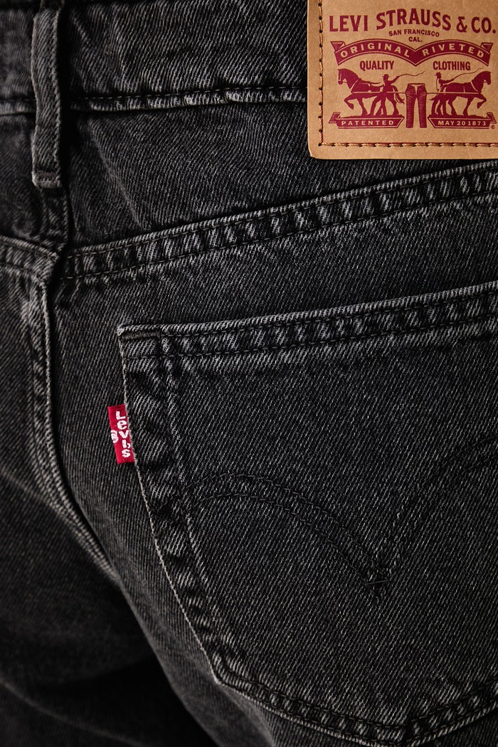 Straight kavbojke ženske SUPERLOW STRAIGHT Levi's 0081X črna