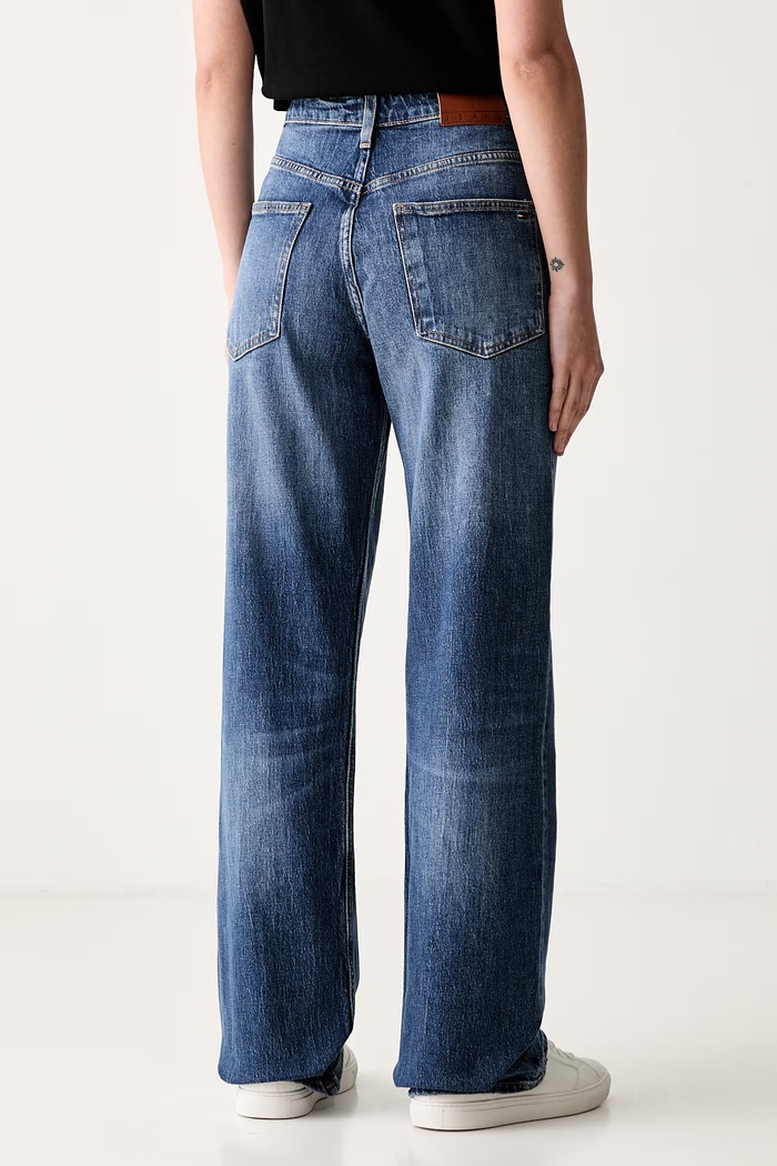 Odjeća Tommy Jeans relaxed fit traperice za žene DW0DW23078 mornarsko plava