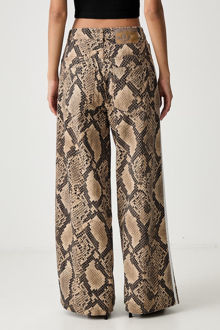 Odzież adidas Originals jeansy wide leg damskie KY0630 beżowy