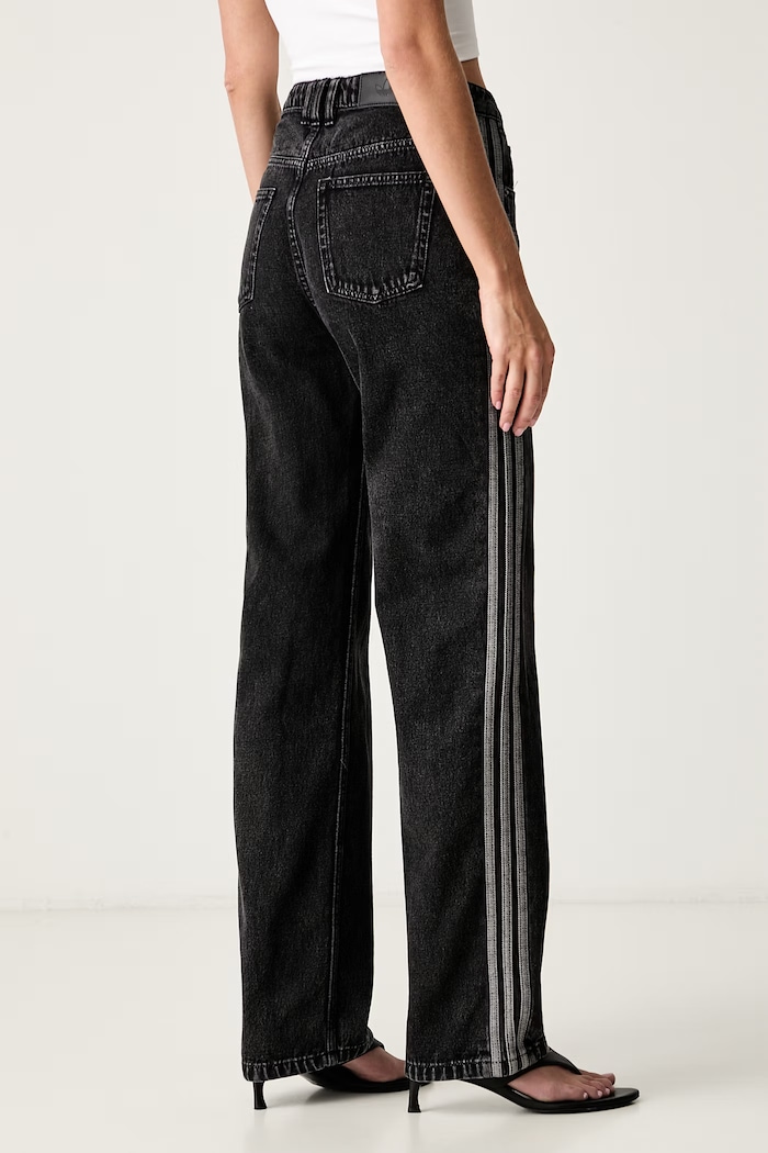 Oblačila adidas Originals straight kavbojke ženske Firebird KQ6488 črna