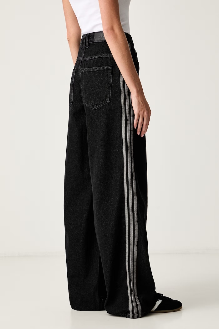 Odzież adidas Originals jeansy wide leg damskie KQ6469 czarny