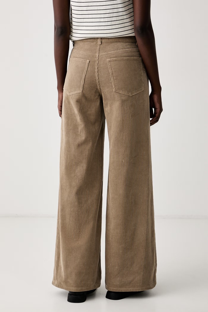 Odzież A.P.C. spodnie wide leg damskie sztruksowe jean clyde COHBB.F09246 beżowy