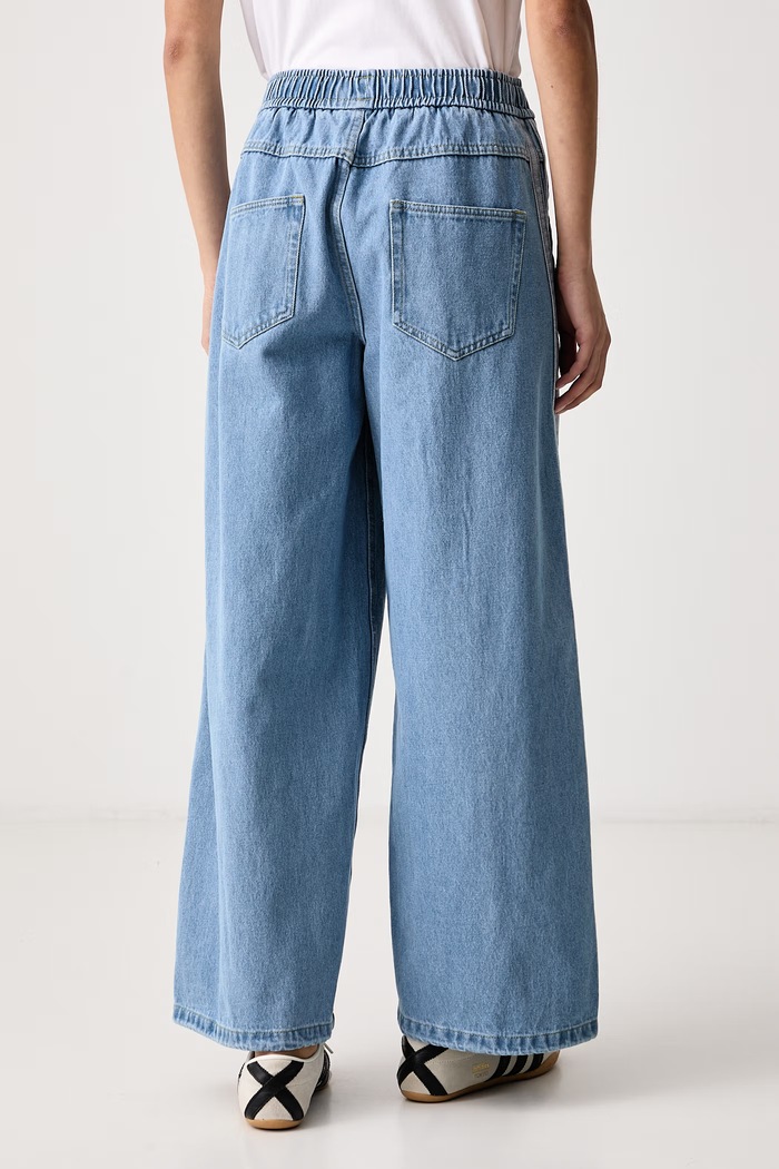 Odzież adidas Jeansy wide leg damskie Denim Pack KV0619 niebieski