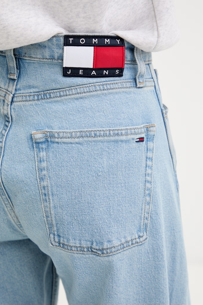Tommy Jeans jeansy barrel damskie niebieski DW0DW23102