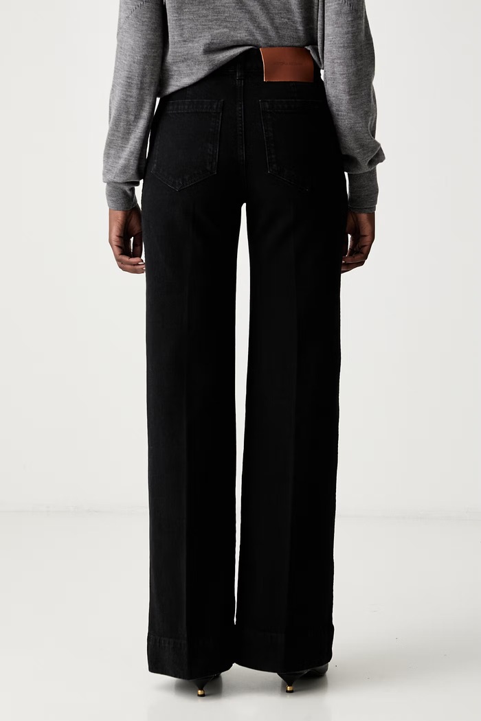 Odzież Victoria Beckham jeansy wide leg damskie Alina 1226DJE007252I czarny