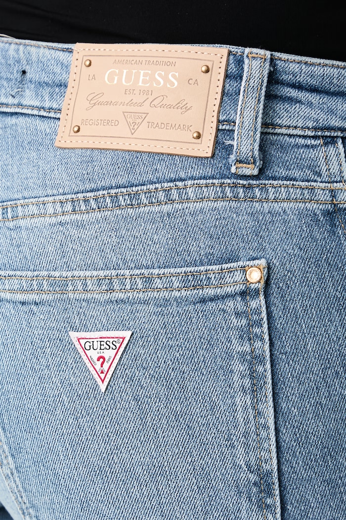 Jeansy flare damskie BEVERLY Guess W6BA41.D2579 niebieski