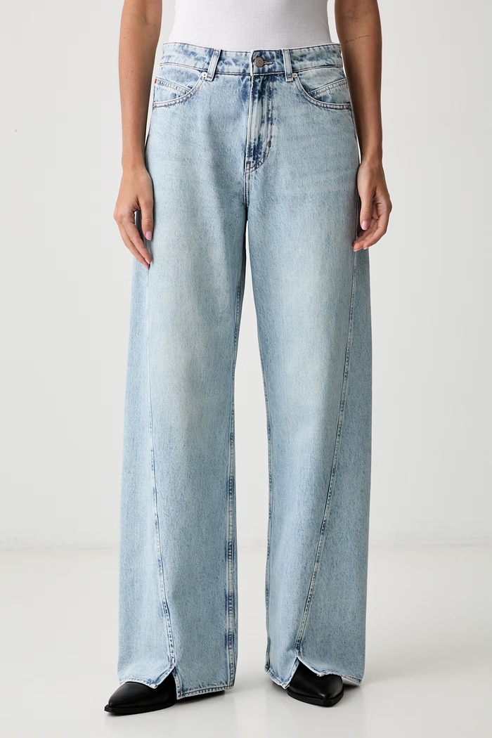 BOSS Orange jeansy wide leg damskie C_MARLENE SLIT HR niebieski 50564426