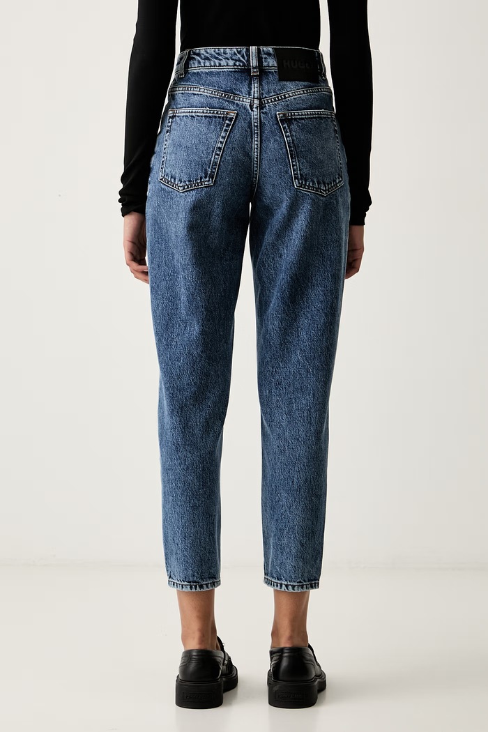 Odzież HUGO jeansy mom fit damskie Garlene 50563517 niebieski