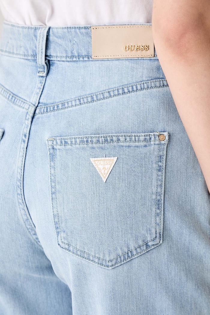 Guess jeansy mom fit damskie NEW MOM niebieski W6YA3J.D1543