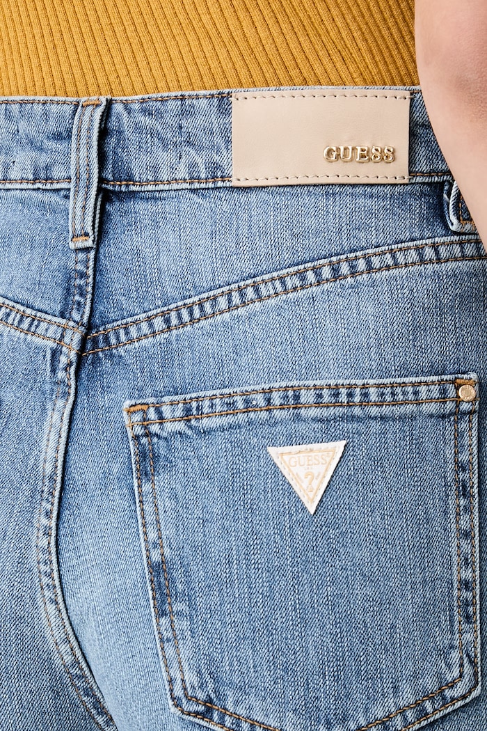 Guess jeansy mom fit damskie NEW MOM niebieski W6YA3J.D1542