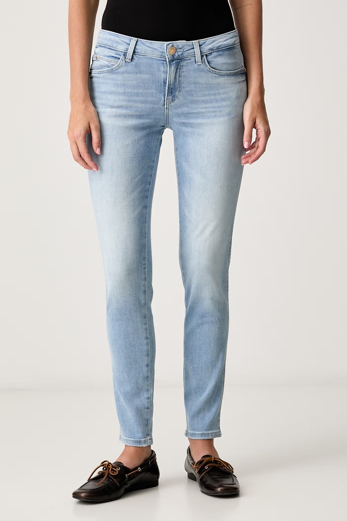 Guess jeansy skinny damskie CURVE X niebieski W6YAJ2.D1581