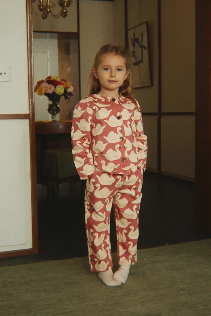 Konges Sløjd Jeansy mom fit dziecięce MAGOT FRILL PANTS GOTS różowy KS106129.9BY2