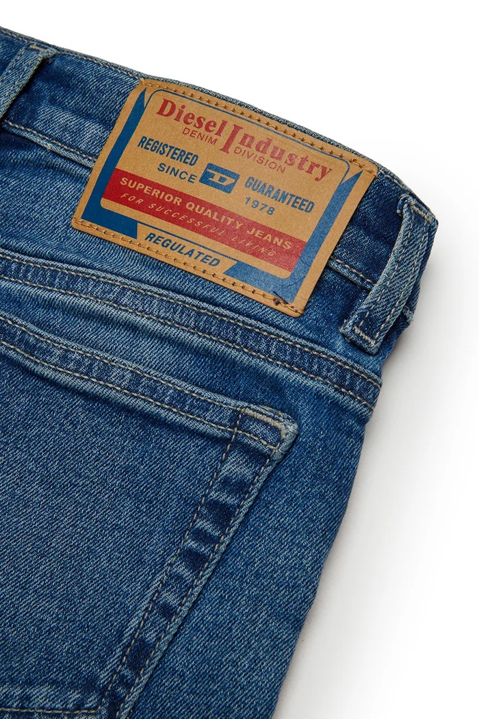 Diesel jeansy wide leg dziecięce 1978-J TROUSERS niebieski J00816.KXBU3