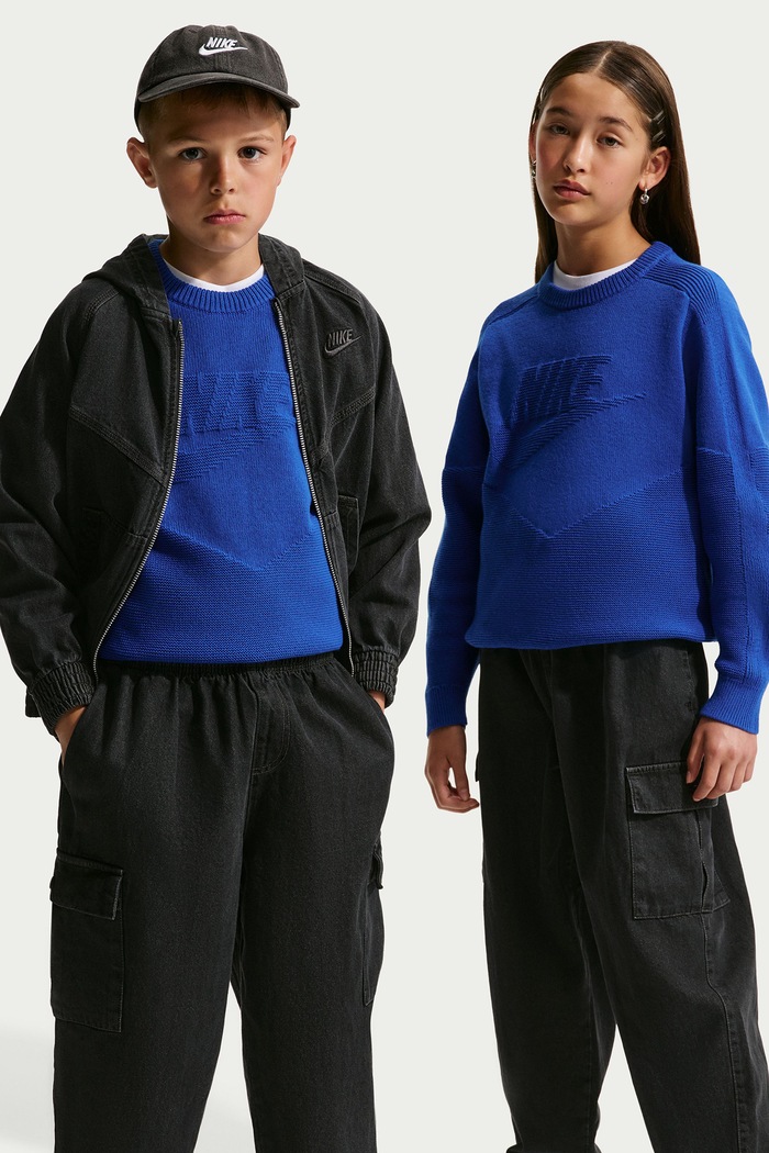 Nike Jeansy relaxed fit dziecięce Nike Sportswear czarny IO0197