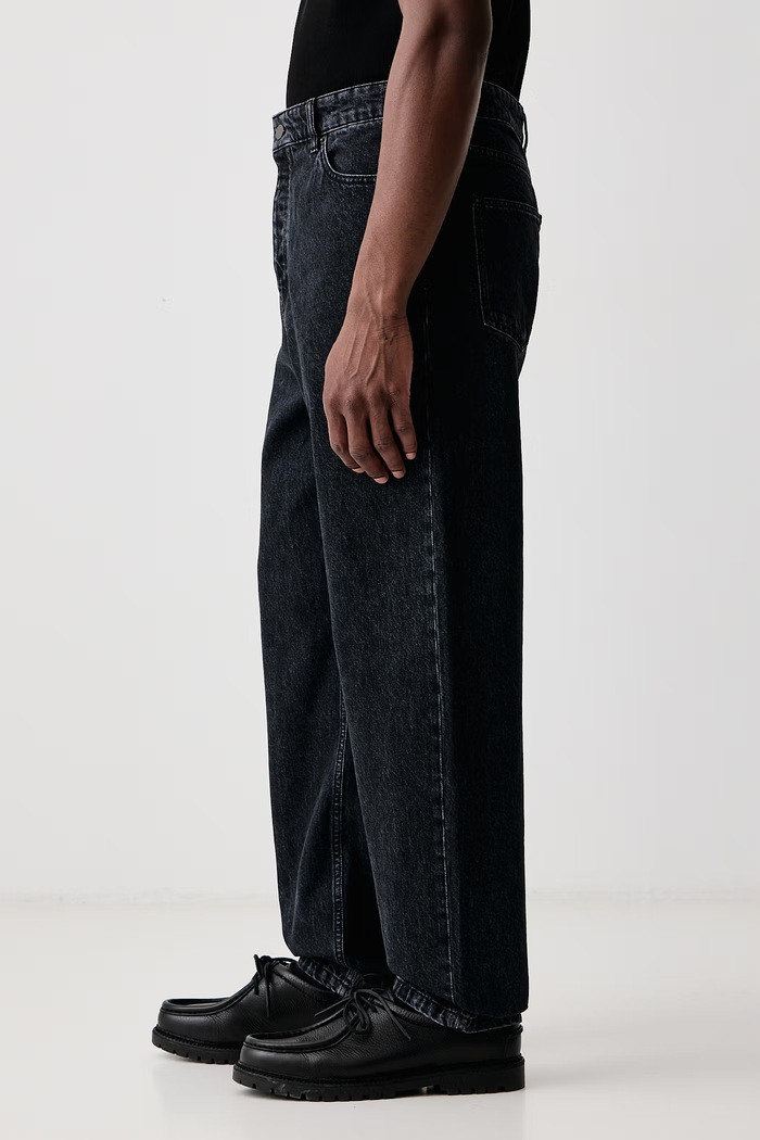 Tapered jeansy męskie Maison Kitsuné MRMDP01WD4031 czarny