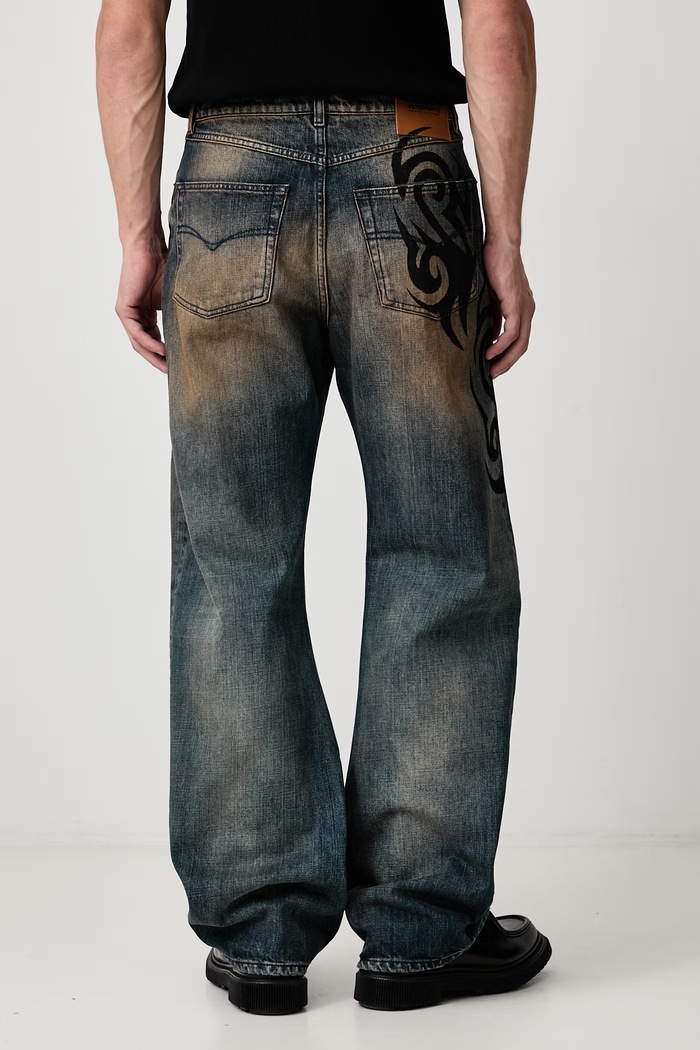 Odzież Vetements Graffiti Tribal jeansy regular męskie MH27DJ083DW niebieski