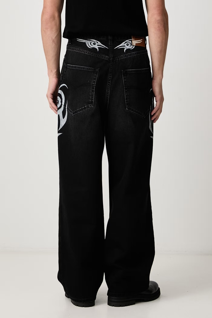 Одяг Vetements Graffiti Tribal джинси relaxed fit чоловічі MH27DJ090B чорний