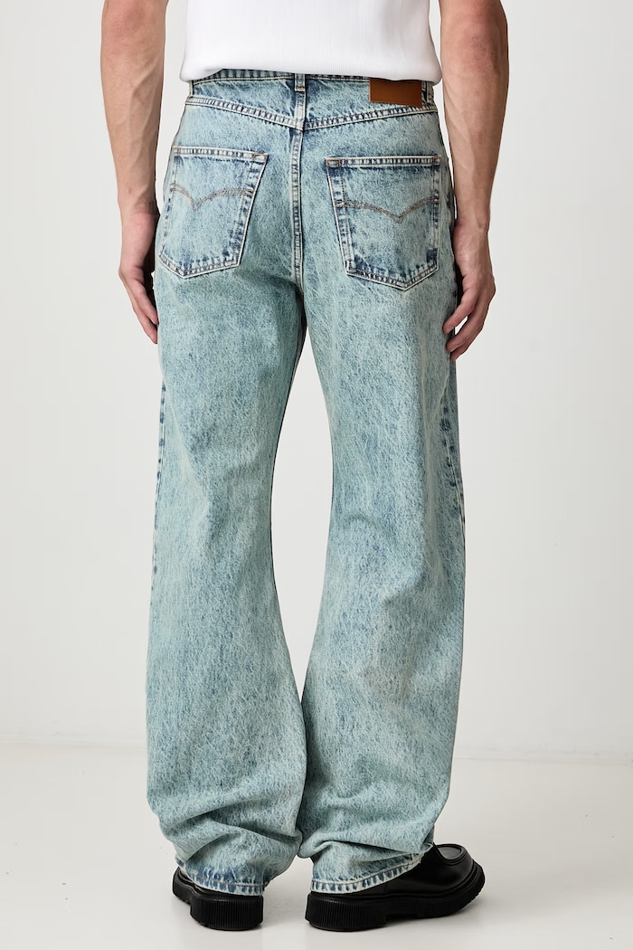 Одяг Vetements Embroidered Logo джинси regular чоловічі MH27DJ079LB блакитний