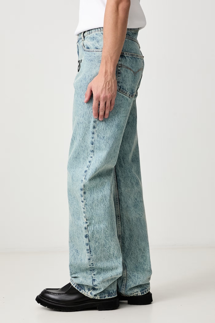 Embroidered Logo джинси regular чоловічі Vetements MH27DJ079LB блакитний