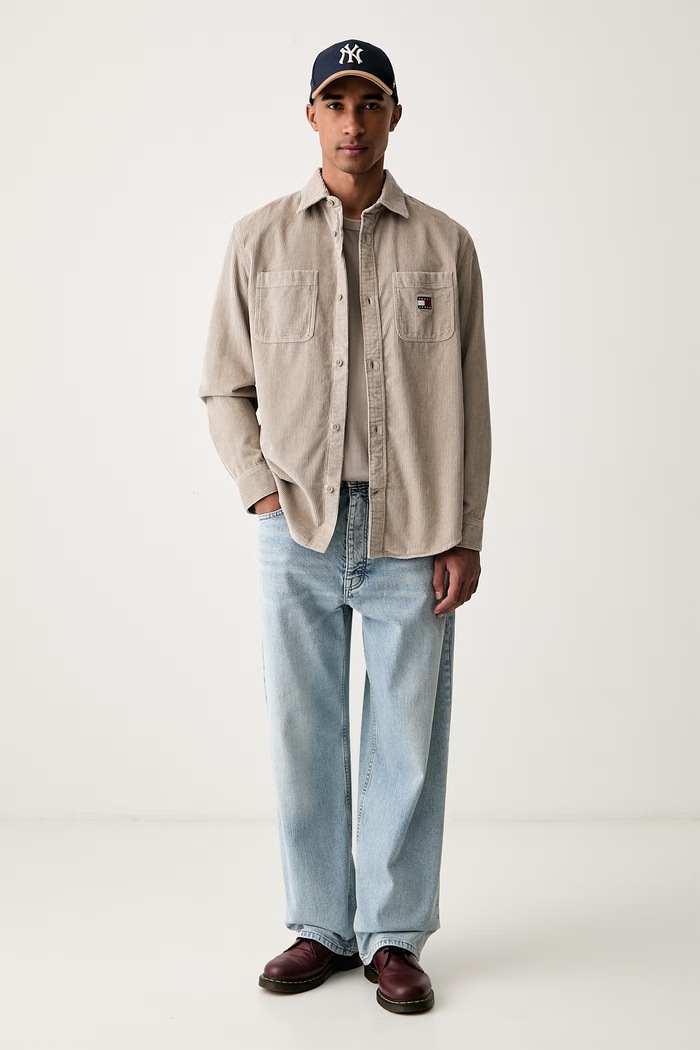Tommy Jeans relaxed fit traperice za muškarce DM0DM23741 plava AW26