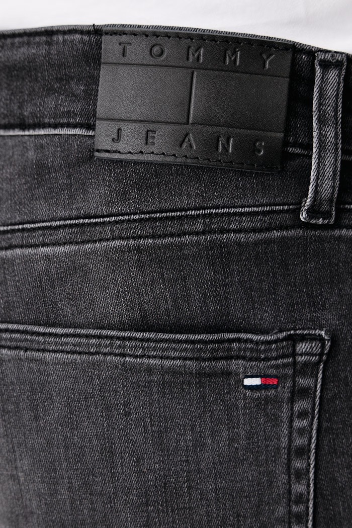 Slim fit traperice za muškarce Tommy Jeans DM0DM23449 crna