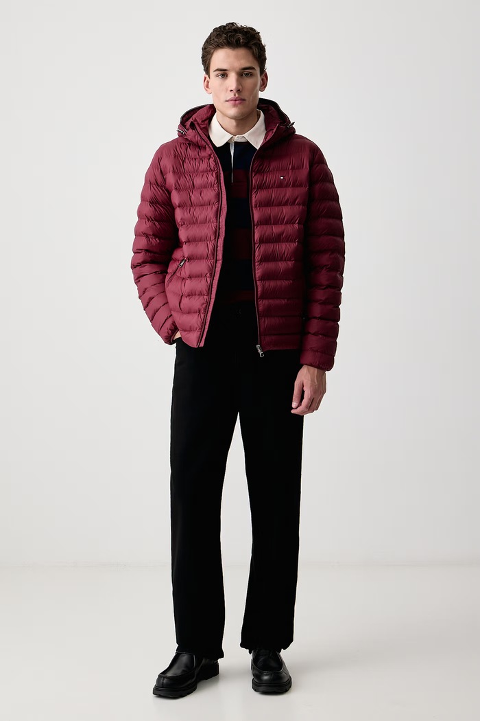 Tommy Hilfiger Relaxed fit traperice za muškarce MW0MW44895 crna AW26
