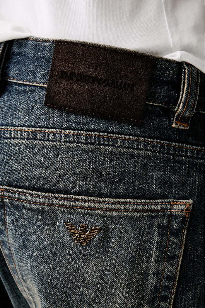 Emporio Armani jeansy loose męskie niebieski EM006492.AF27565
