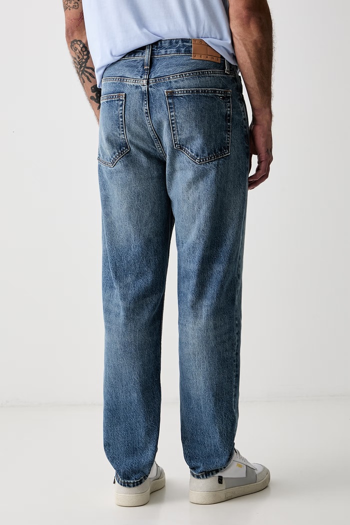 Odzież Tommy Jeans jeansy relaxed fit męskie DM0DM23641 niebieski