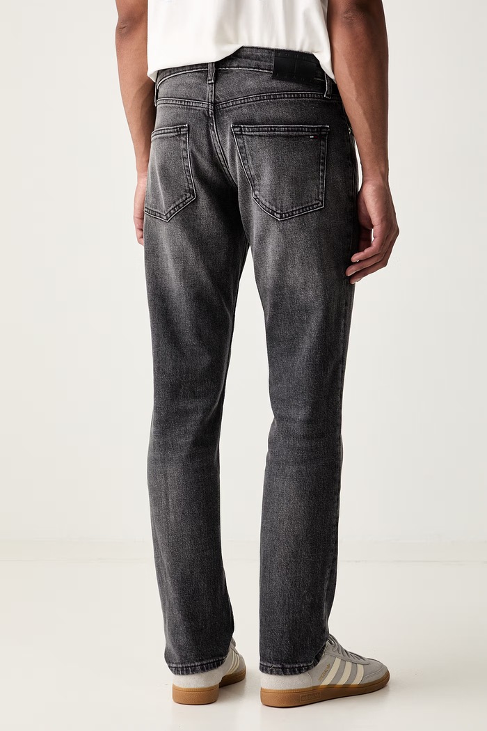 Odzież Tommy Jeans jeansy slim fit męskie DM0DM23341 szary