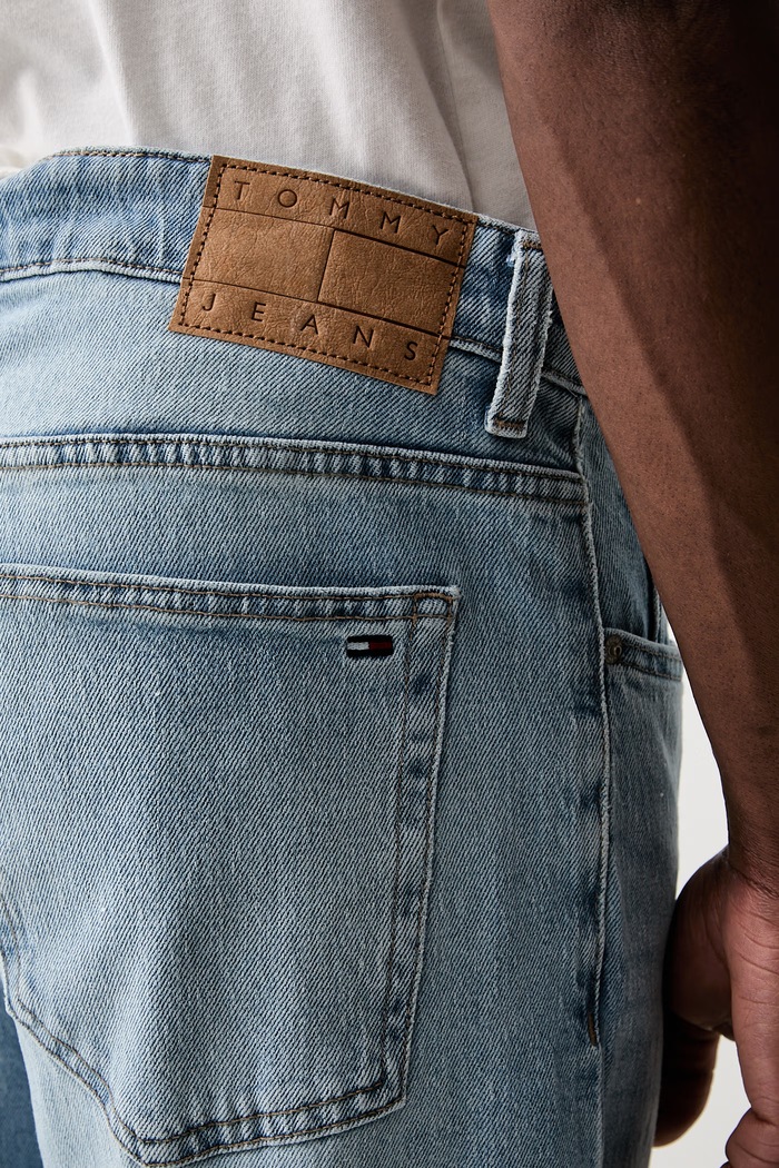 Tommy Jeans regularne traperice za muškarce plava DM0DM23282