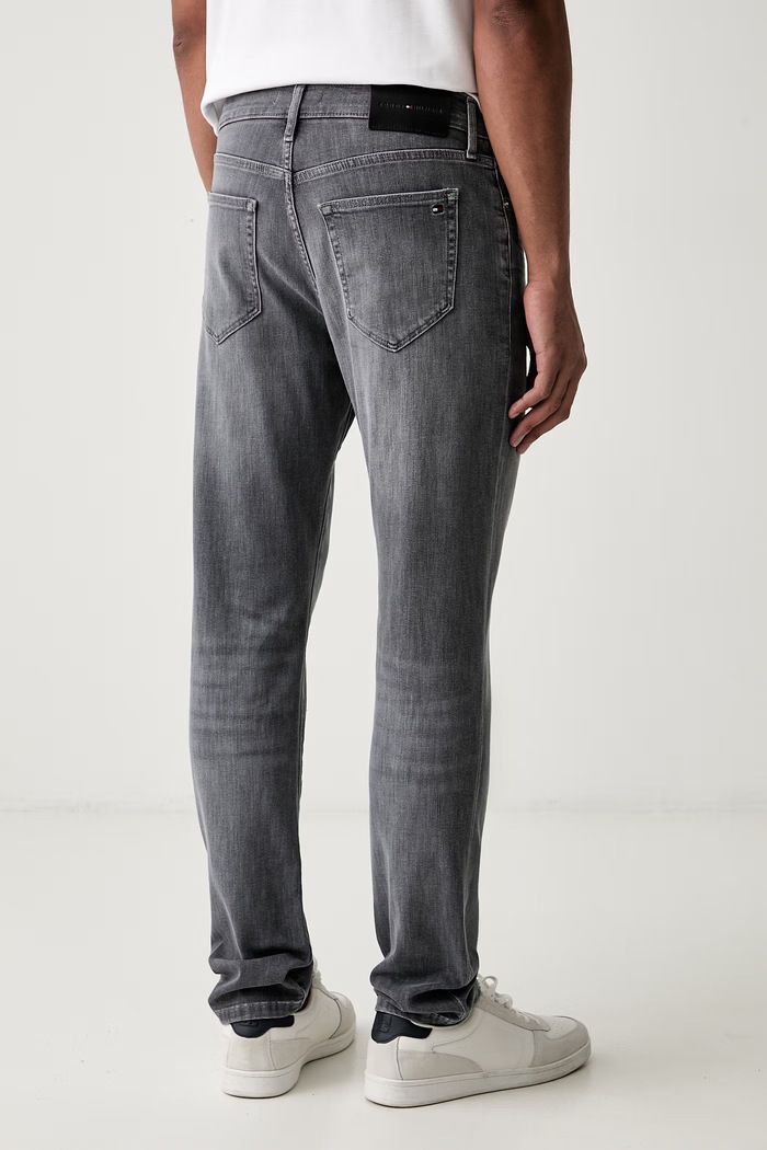 Oblačila Tommy Hilfiger slim kavbojke moške MW0MW44345 siva