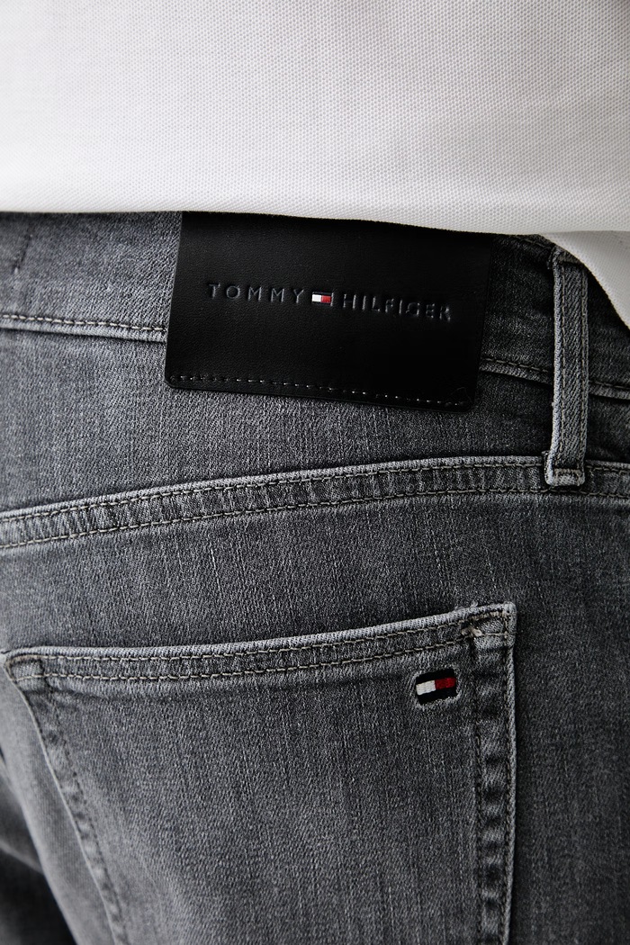 Tommy Hilfiger slim kavbojke moške siva MW0MW44345