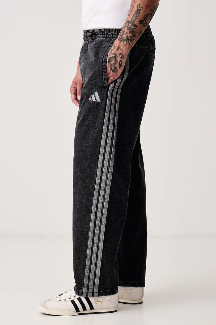Jeansy regular męskie Denim Pack adidas KV8336 czarny