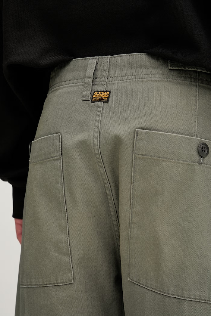 G-Star nohavice pánske bavlnené Pleated Chino Relaxed Tapered zelená D24543.E514