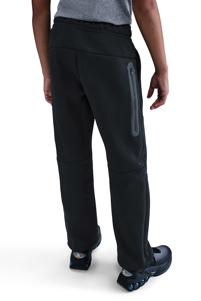Chłopiec Nike Spodnie dresowe dziecięce z bawełną Nike Sportswear Tech Fleece IM0494 czarny