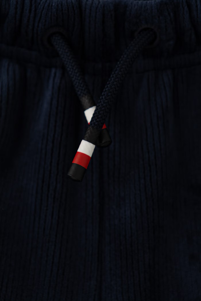 Chłopiec Tommy Hilfiger Spodnie dresowe dziecięce KB0KB10658.128.176.9BY2 granatowy