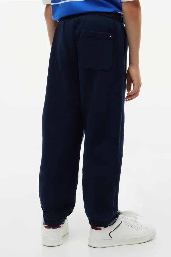 Chłopiec Tommy Hilfiger spodnie dresowe dziecięce bawełniane KB0KB10654.9BY2 granatowy