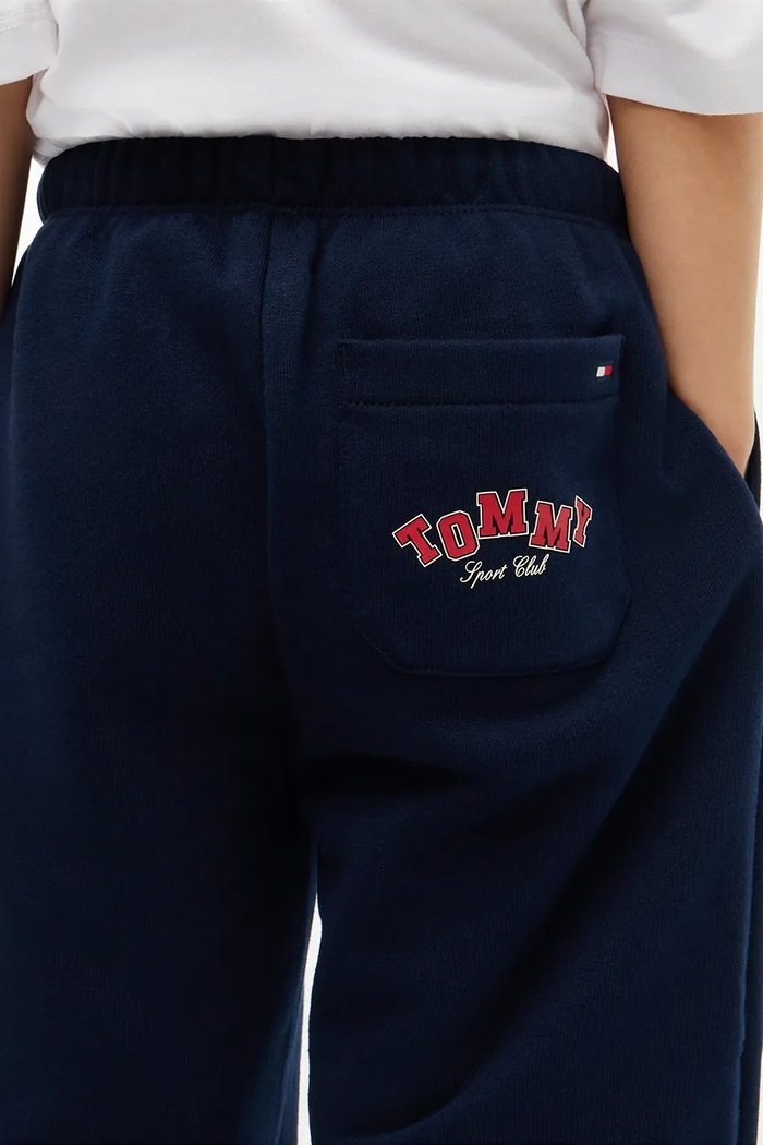 Tommy Hilfiger spodnie dresowe dziecięce z bawełną KB0KB10726.9BY2 granatowy