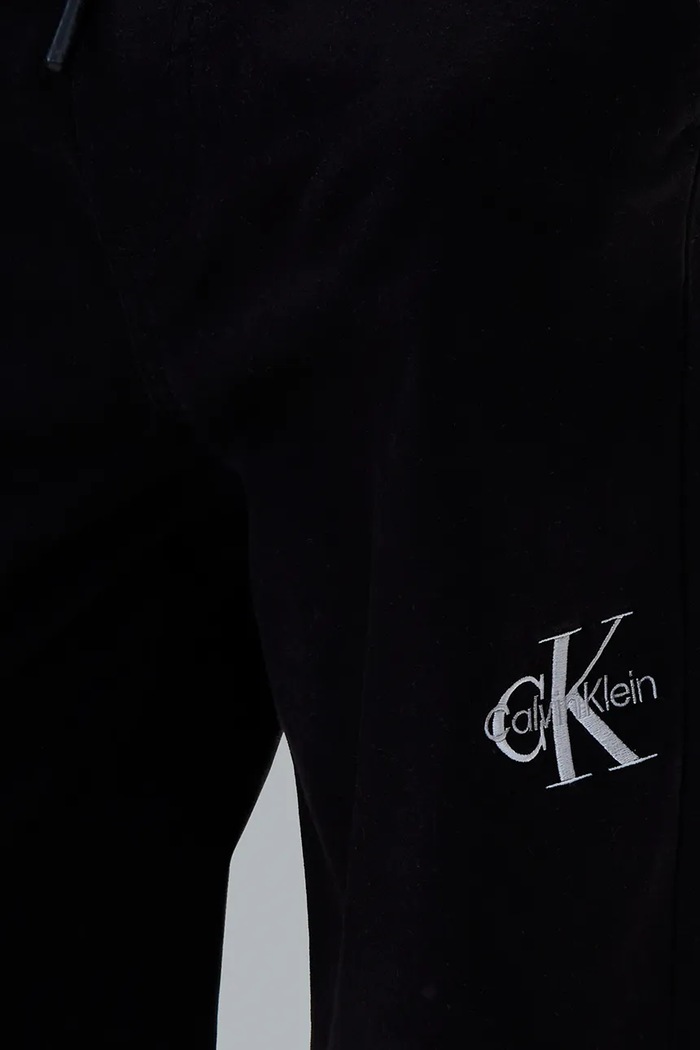 Calvin Klein Jeans spodnie dresowe dziecięce bawełniane z elastanem LVCKTJC14B.9BY2