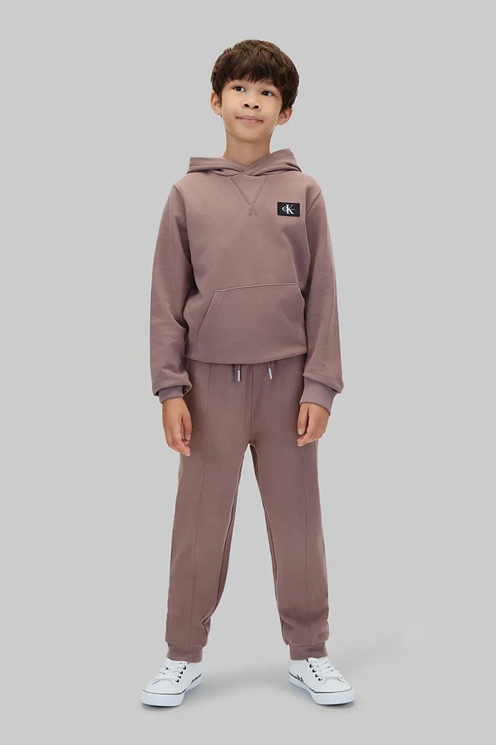 Chłopiec Calvin Klein Jeans spodnie dresowe dziecięce bawełniane LVCKTJC42B.9BY2 brązowy