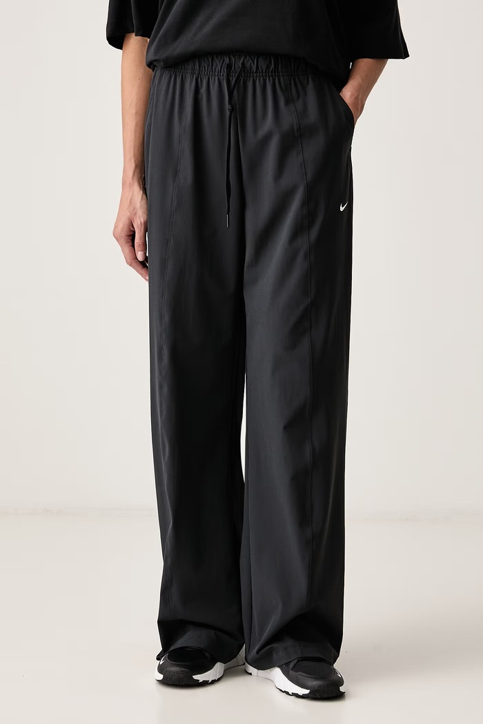Nike Spodnie treningowe damskie Nike One Dri-FIT czarny IQ0342.010
