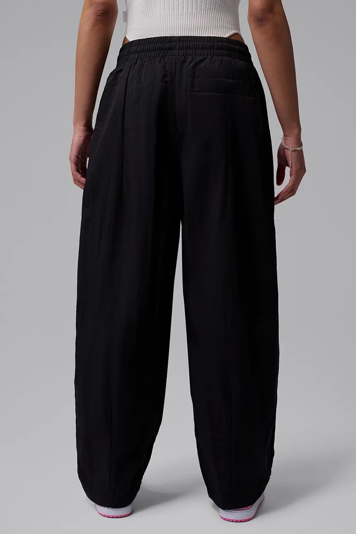 Jordan Spodnie damskie Brooklyn IM6952.010 czarny AW26