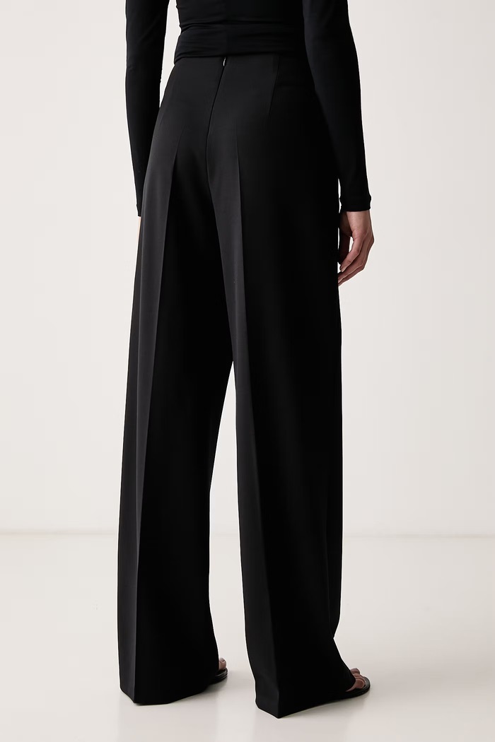 Odzież Le Privé Spodnie garniturowe damskie z wiskozą LISON TROUSERS NOIR LP00844 czarny