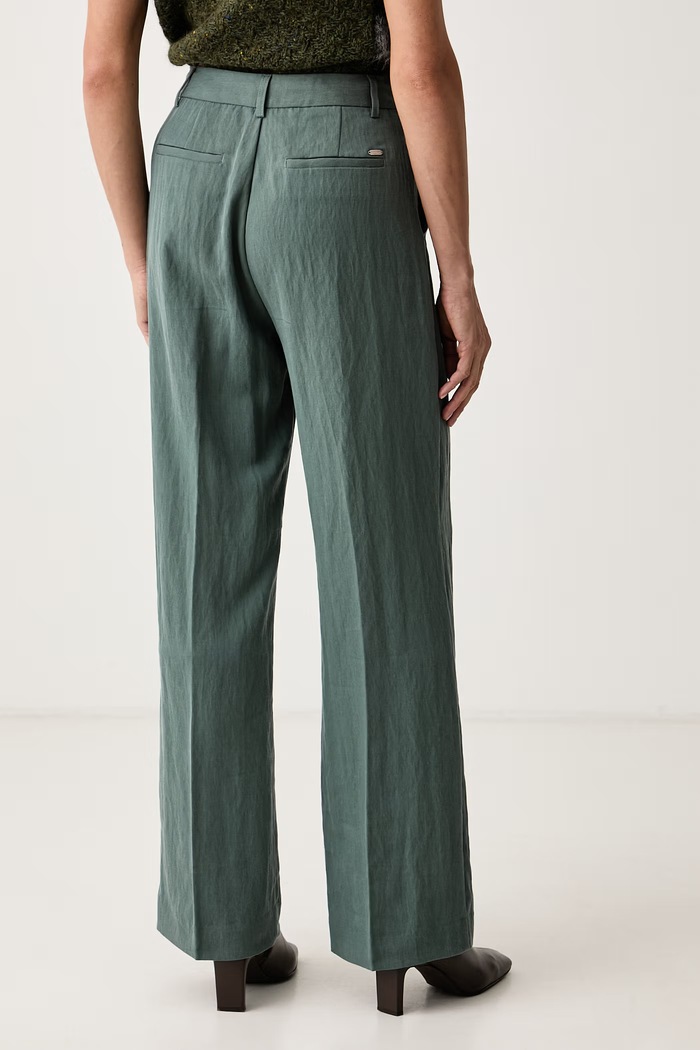 Odzież Scotch & Soda Spodnie straight damskie z lyocellem Edie ULH01705F zielony