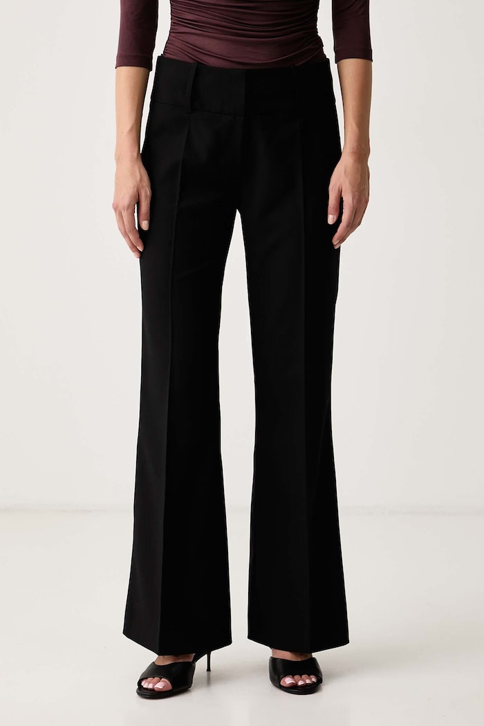 Le Privé Spodnie garniturowe damskie ARLETTE TROUSERS NOIR czarny LP00830