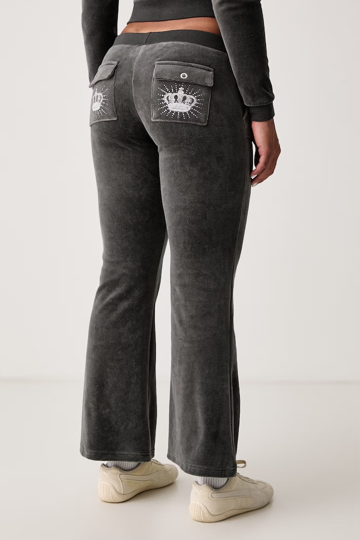 Одяг Juicy Couture Штани flare жіночі з бавовною REGAL REBELLE CAISA ULTRA LOW RISE JCGBJ226012 сірий