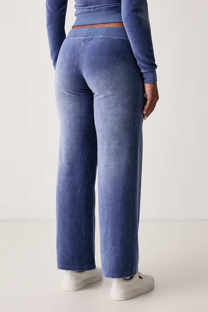 Odzież Juicy Couture Spodnie dresowe damskie z bawełną WASHED OG STRAIGHT JCDBJ126962 niebieski