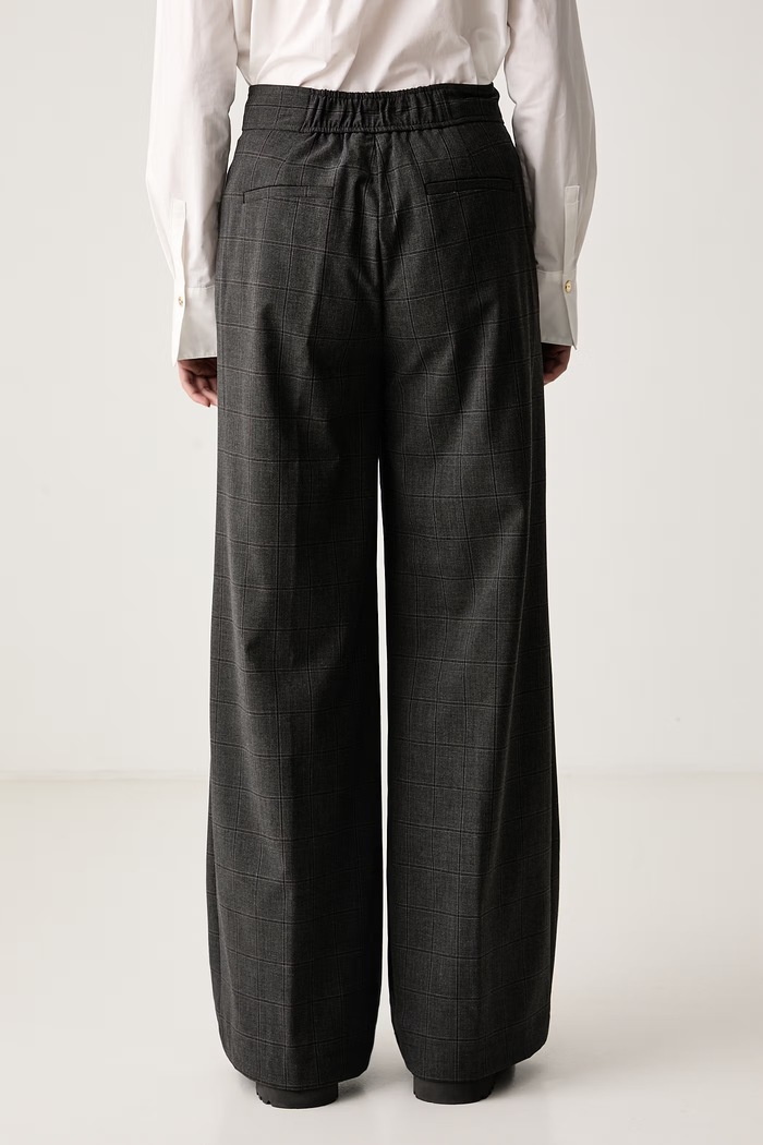 Odzież DKNY Spodnie garniturowe damskie z wiskozą UI6PK848 szary